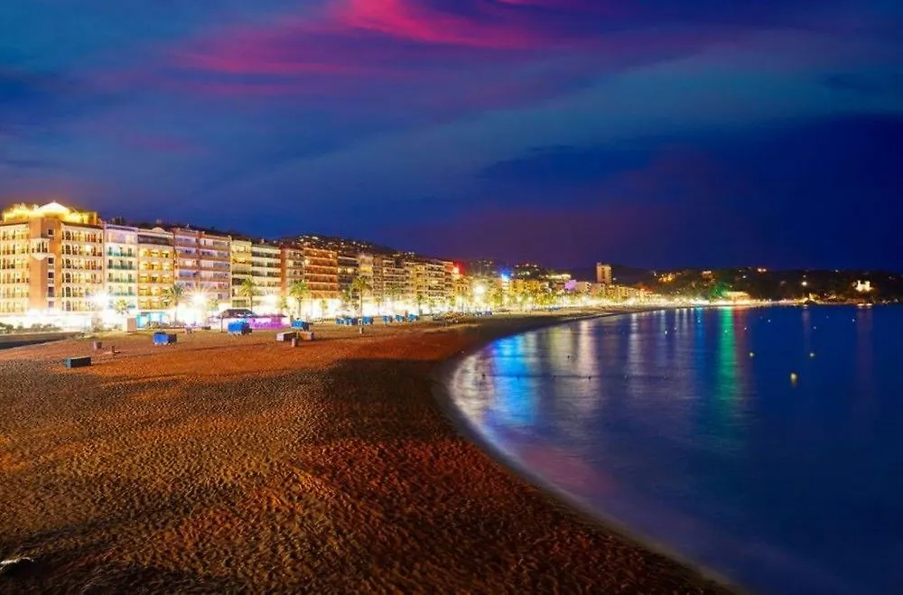 Apartment Villa In Lloret De Mar - 104839 By Mo Rentals